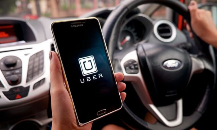 Uber otra vez en la mira: Tres ingenieras latinas demandan a la empresa por discriminación
