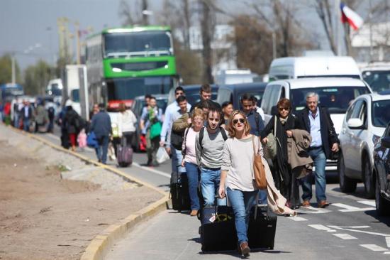 Taxistas que bloquearon ruta del aeropuerto quedan con arraigo nacional y firma mensual