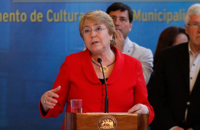 Encuesta CEP: evaluación de Bachelet sigue tendencia al alza y sube a 23 por ciento