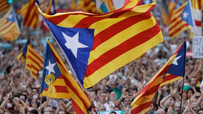 «Cataluña no seguirá las órdenes de Madrid»: la advertencia del gobierno catalán tras el anuncio de intervención del gobierno de Rajoy