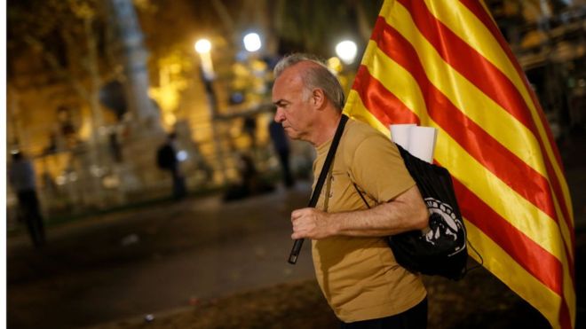 Qué significa la suspensión de la declaración de independencia de Cataluña y qué efectos puede tener