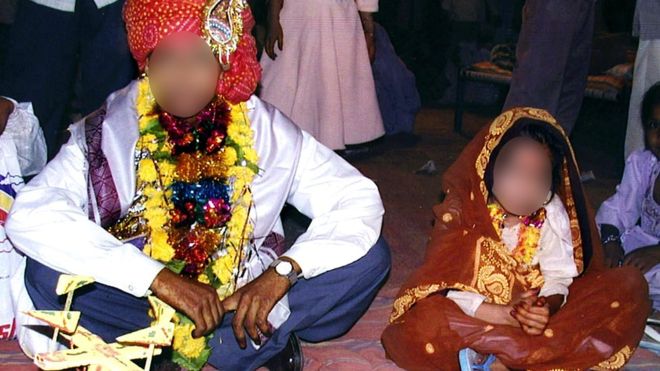 La Justicia de India decreta que tener relaciones sexuales con una esposa menor de 18 años es violación