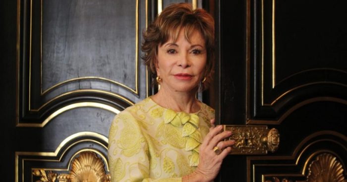 Isabel Allende: «Trump es muy peligroso» y podría llevar a la guerra a EE.UU.