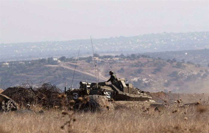 Israel ataca posición siria en respuesta a proyectil caído en Altos del Golán