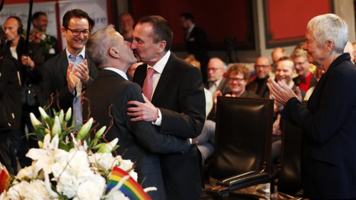 Comienza a regir ley de matrimonio homosexual en Alemania