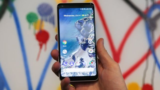Las innovaciones del Pixel 2, el teléfono con el que Google quiere competir con el iPhone de Apple y el Galaxy de Samsung