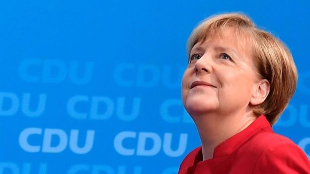 Extrema derecha en picada contra Merkel: AfD demanda a la canciller alemana por “abuso del cargo”