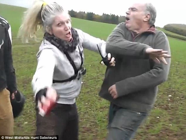 [VIDEO] La brutal golpiza a la que se vio expuesta una activista defensora de animales