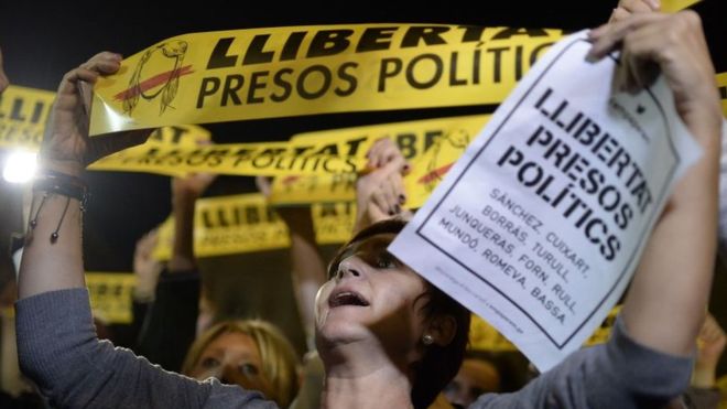 Rebelión, sedición, malversación: de qué acusan exactamente en España a Carles Puigdemont y los otros miembros del destituido gobierno de Cataluñ