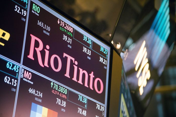 Rio Tinto ya estaría trabajando con bancos en oferta por participación en SQM