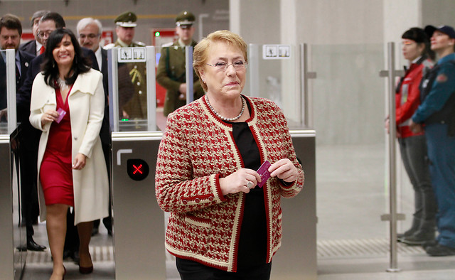 Bachelet figura como la cuarta mujer más poderosa del mundo, según ranking Forbes