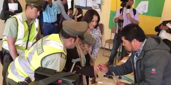 [Presidenciales 2017] Ejemplo de participación: el hombre más longevo de Chile también votó