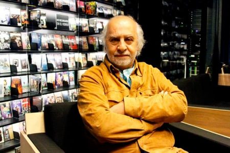 Postulan al cineasta Miguel Littín al Premio Nacional de las Artes de la Representación