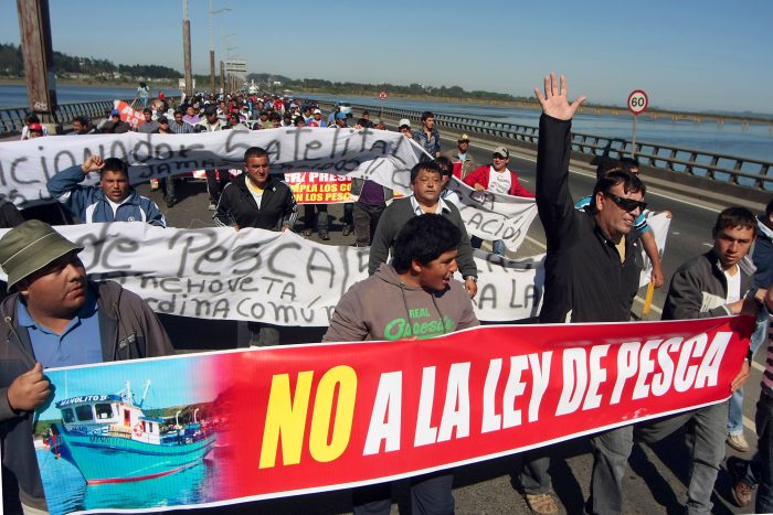 Pescadores artesanales: «Piñera y Guillier tienen un doble discurso con la Ley de Pesca»