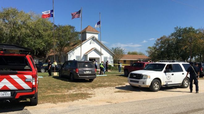 Tiroteo en una iglesia en Texas deja 26 muertos y decenas de heridos