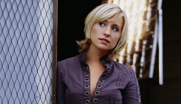 Actriz de la serie Smallville Allison Mack sería la número dos de una secta secreta que abusa a mujeres