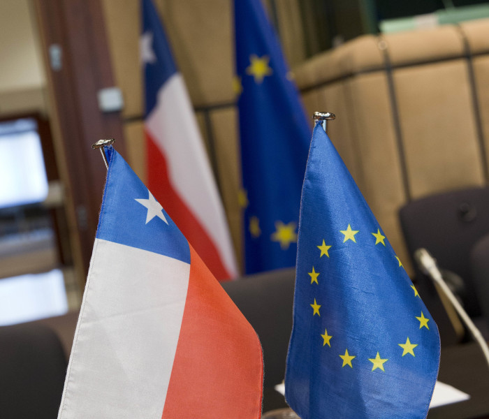 Unión Europea aprueba negociar la modernización del acuerdo de asociación con Chile