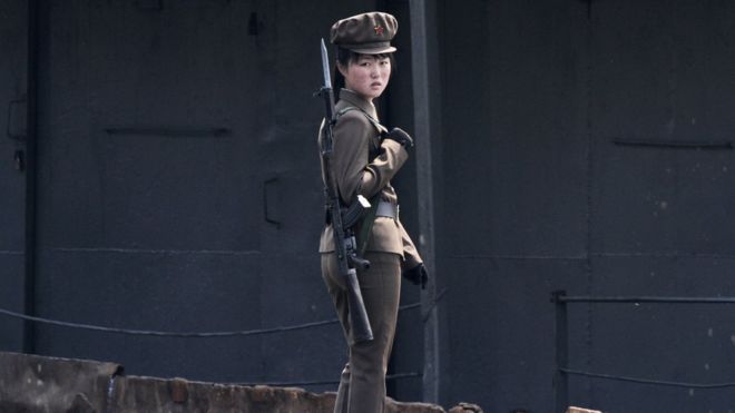 «Dejábamos de tener la menstruación»: la dura vida de las mujeres en el ejército de Corea del Norte