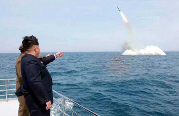 Corea del Norte planea construir su primer submarino que lanza misiles