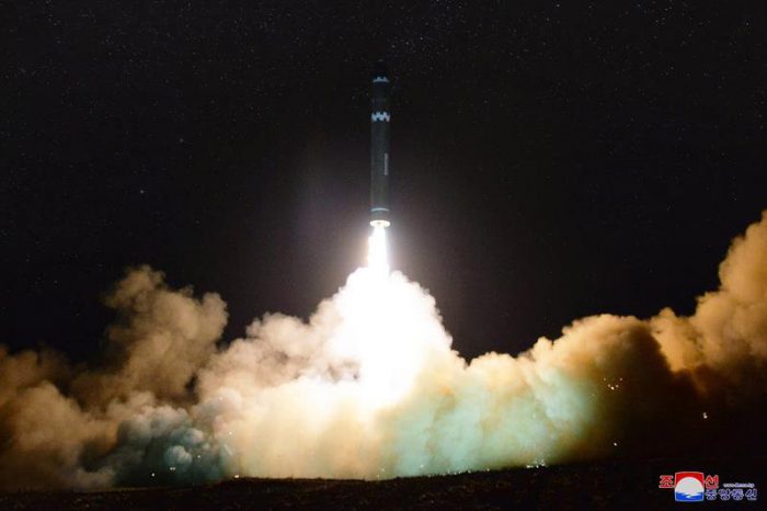 Corea del Norte publica una amplia galería fotográfica de su último misil
