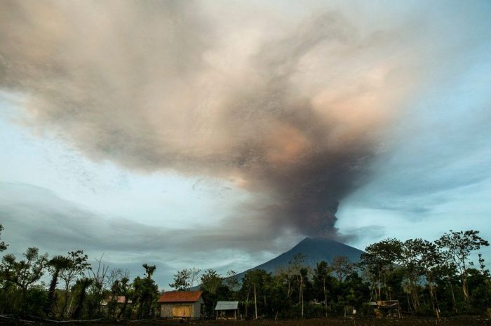 [FOTOS]: Alerta máxima en Bali por la inminente erupción a gran escala del volcán Agung, dormido desde 1963