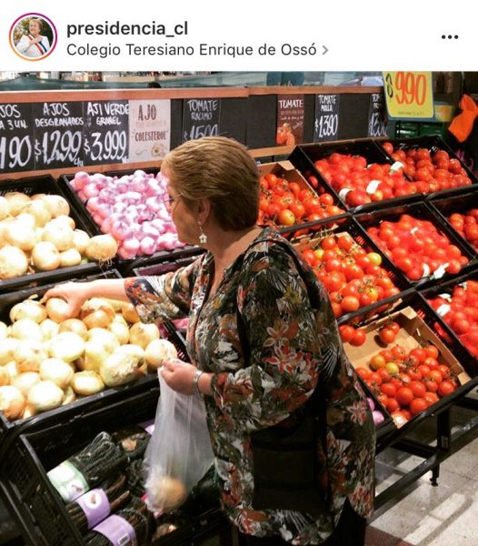 Critican a Bachelet en redes sociales por salir de compras y no acudir a Chaitén