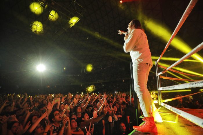 Arcade Fire llenó el Movistar Arena con su energía contagiosa