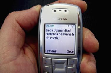 Aniversario del SMS: cómo se logró enviar el primer mensaje de texto de la historia hace 25 años