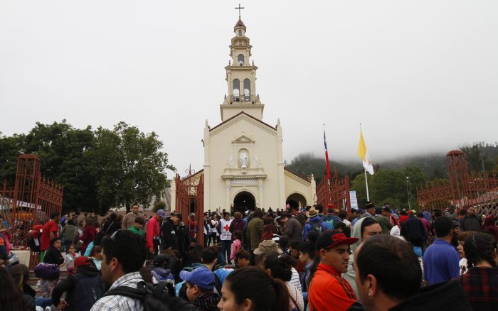 [FOTOS] La cara buena: un millón de peregrinos repletan el Santuario de Lo Vásquez