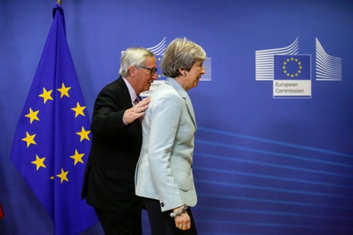 Reino Unido logra acuerdo con la Unión Europea sobre Brexit y abre vía a acuerdo comercial