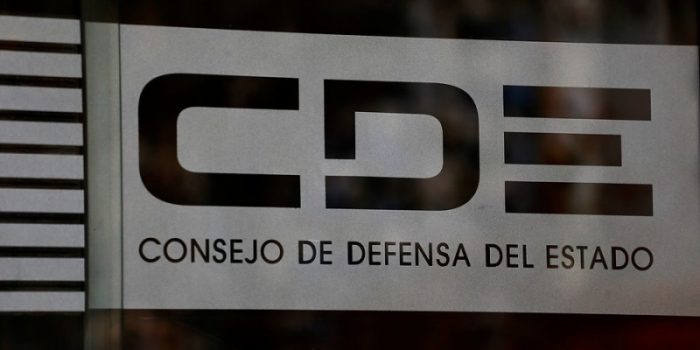 CDE acusa estrés tras gran cantidad de demandas contra el Estado por parte de funcionarios públicos despedidos