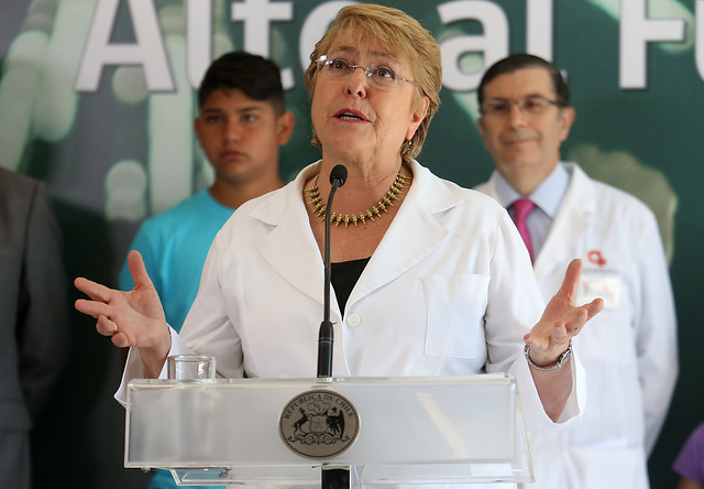 Bachelet valora que el derecho a la gratuidad tenga un consenso transversal que «hasta hace poco era tan criticado»