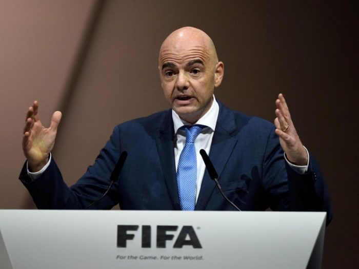 Presidente de la FIFA es acusado de corrupción tras ocultar arreglos de partidos en Turquía