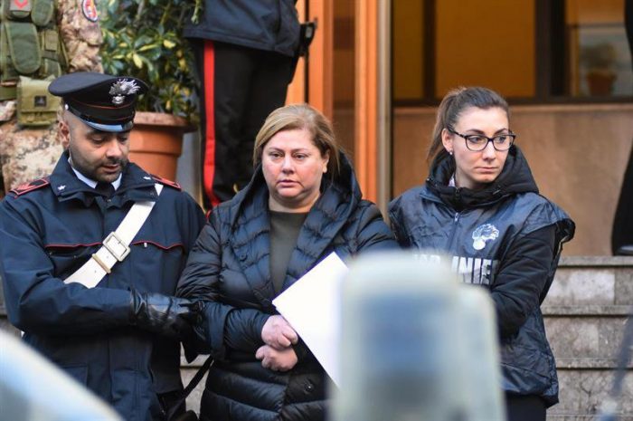 Policía italiana detiene a 25 personas por pertenecer a la mafia siciliana