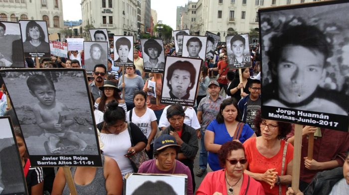 Fujimori pide perdón y miles de peruanos salen a las calles a protestar contra el indulto otorgado por PPK