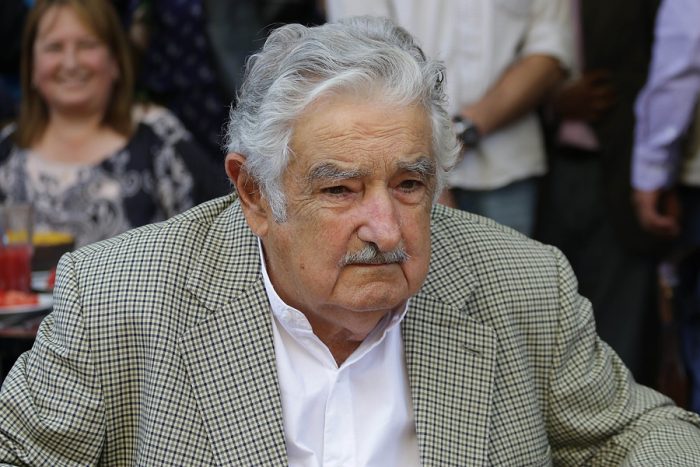 Mujica dicta clase magistral sobre unidad «para seguir avanzando», en la previa de acto de cierre de Guillier