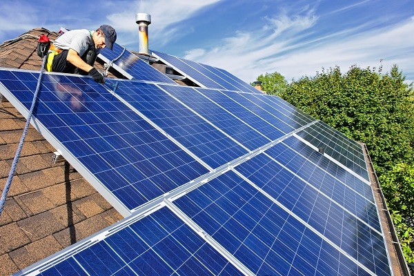 El verano, la mejor época para instalar energía fotovoltaica: expertos explican las ventajas