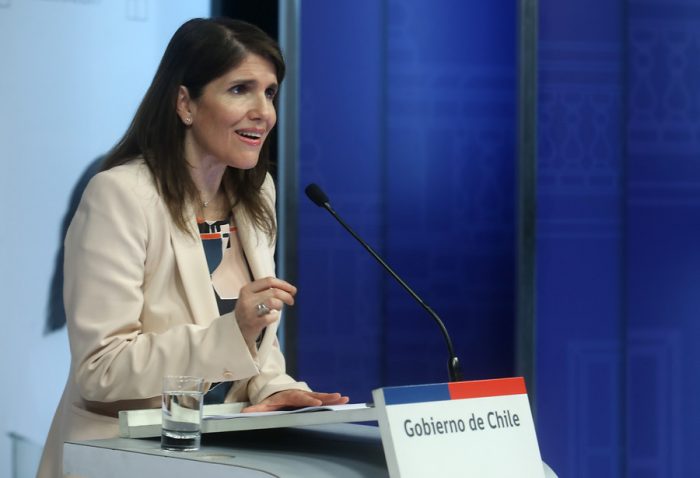 Ministra Narváez cuestiona «acusaciones al voleo» de Piñera sobre votos marcados a favor de Guillier y Sánchez