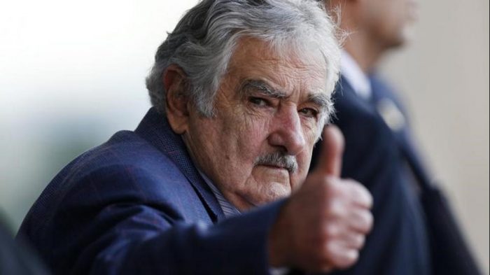 Pepe Mujica llega a Chile para estar presente en cierre de campaña de Guillier