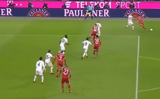 [VIDEO] Arturo Vidal define de cabeza en la victoria del Bayern Münich sobre Hannover por la Bundesliga