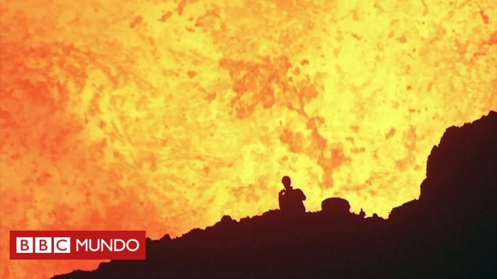 [VIDEO] «Descendí 600 metros dentro de un volcán activo»: las intensas experiencias de Ulla Lohmann, una fotógrafa que retrata erupciones