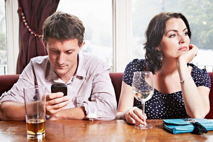 Adicción al celular y vida de pareja