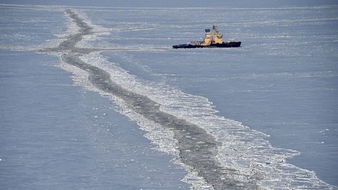 Qué es la Ruta Polar de la Seda, el controvertido plan de China para explorar el Ártico y facilitar el comercio entre América, Asia y Europa