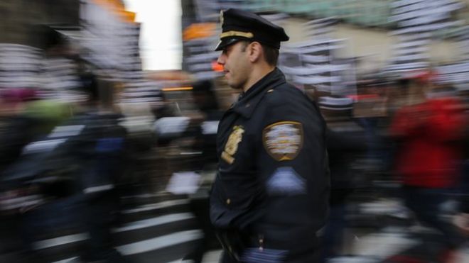 4 razones que explican la drástica caída de la delincuencia en Nueva York, la ciudad que pasó de «pesadilla violenta» a modelo de seguridad
