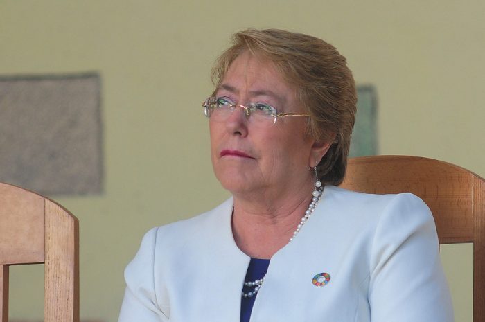 Bachelet envía proyecto que termina con facultad presidencial de indultar condenados en crímenes de DD.HH. por razones humanitarias