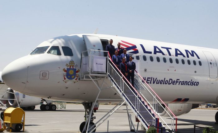 [FOTOS] El «Papavuelo»: presentan el avión que traerá a Francisco a Chile