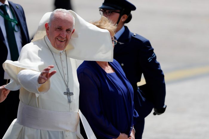 Papa deja Chile para proseguir en Perú su sexta gira apostólica Latinoamérica