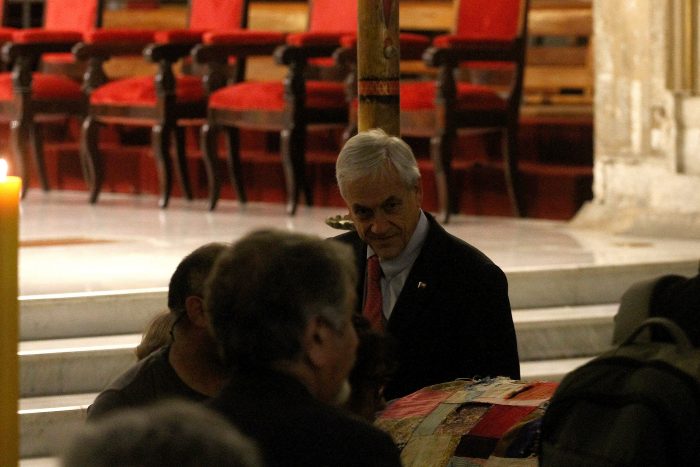 [VIDEO] Ingreso de Piñera al velatorio de Nicanor Parra le roba el foco de atención a homenaje que hacía su hija