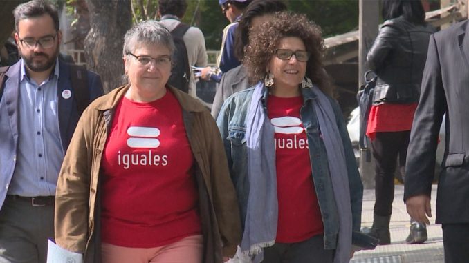 Presidente de Iguales sobre madres lesbianas: «La sentencia de la Corte de Apelaciones sostiene una situación de desigualdad evidente para los hijos de parejas del mismo sexo»