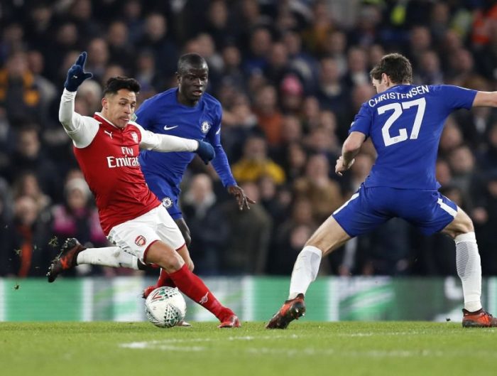 [VIDEO] Alexis Sánchez no puede hacer nada para salvar al Arsenal en un opaco partido ante el Chelsea